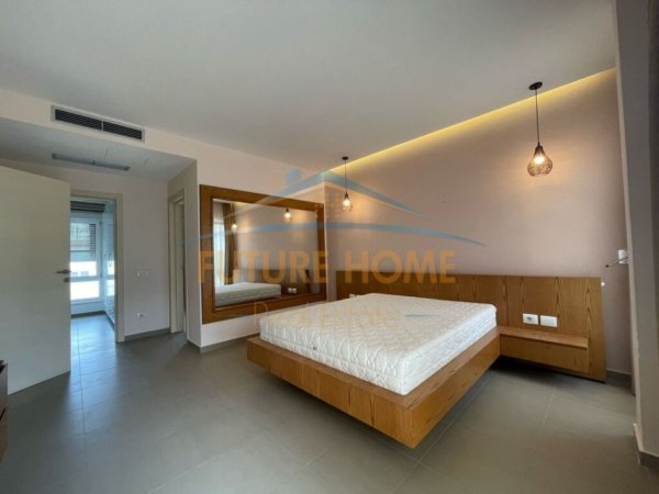 Tirane, jepet me qera Vile 3+1+Ballkon Kati 0, 322 m² 2.200 € (LUNDER-TEG)