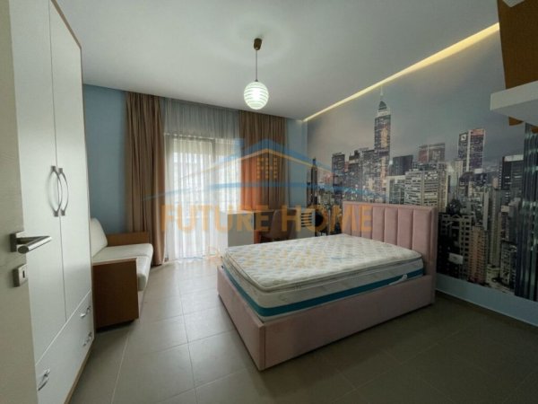 Tirane, jepet me qera Vile 3+1+Ballkon Kati 0, 322 m² 2.200 € (LUNDER-TEG)