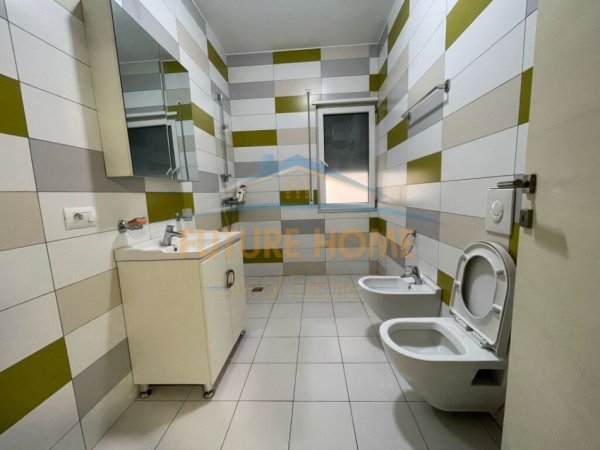 Tirane, jepet me qera Vile 3+1+Ballkon Kati 0, 322 m² 2.200 € (LUNDER-TEG)