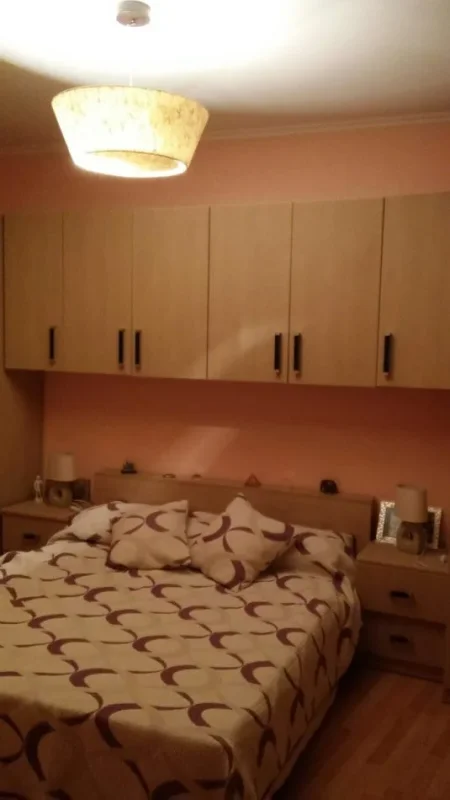 Tirane, jepet me qera apartament 1+1+Aneks+Ballkon Kati 4, 450 € (rruga e elbasanit)