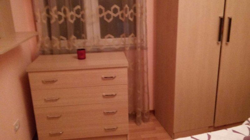 Tirane, jepet me qera apartament 1+1+Aneks+Ballkon Kati 4, 450 € (rruga e elbasanit)