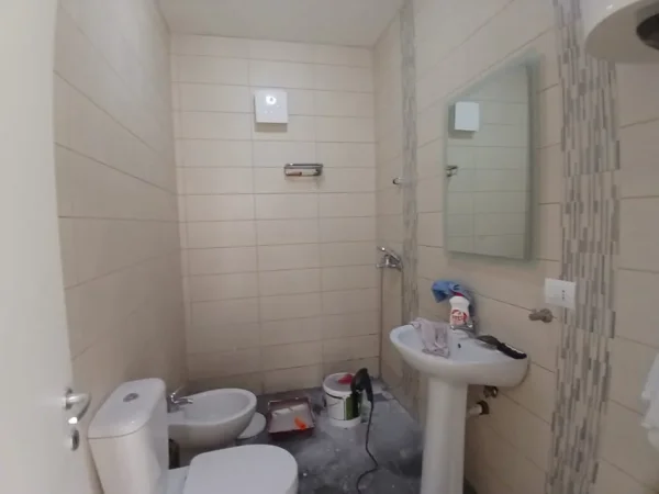 Tirane, jepet me qera apartament 1+1 Kati 2, 65 m² 550 € (21 dhjetori)