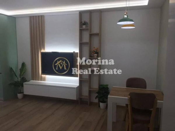 Tirane, jepet me qera apartament 1+1+Ballkon Kati 3, 60 m² 600 € (Komuna e Parisit)