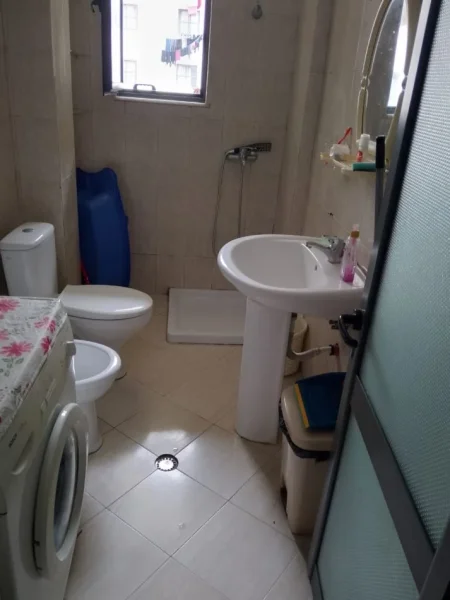 Tirane, jepet me qera apartament 2+1 Kati 5, 90 m² 400 € (5 maji)