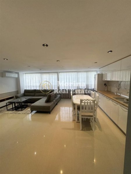 Tirane, jepet me qera apartament duplex 3+1 Kati 1, 175 m² 550 € (Fresku)