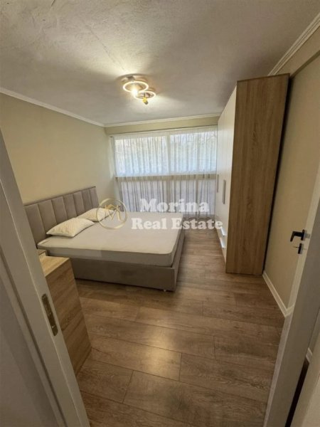 Tirane, jepet me qera apartament duplex 3+1 Kati 1, 175 m² 550 € (Fresku)