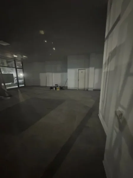 Tirane, jepet me qera ambjent biznesi Kati 0, 125 m² 1.500 € (DON BOSKO)