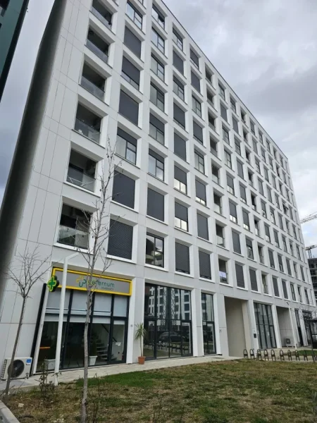 Tirane, jepet me qera apartament 2+1+Ballkon Kati 1, 88 m² 500 € (Rruga : Petrela / Pallati Marga 2)