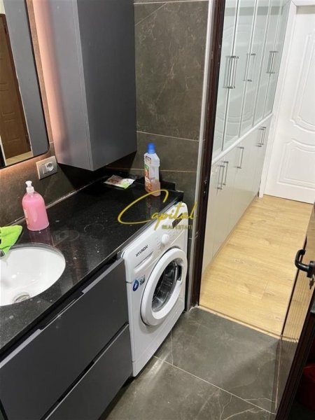 Tirane, jepet me qera apartament 1+1 Kati 4, 67 m² 550 € (21 DHJETORI)
