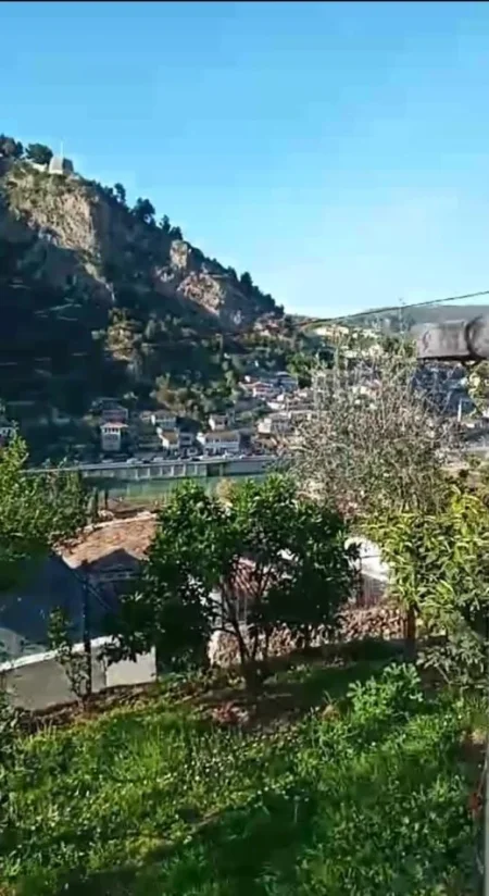 Berat, shitet shtepi 2+1 Kati 1, 78 m² 156.000 € (SHITET SUPER SHTEPI 2+1 NE GORICE NE BERAT.)