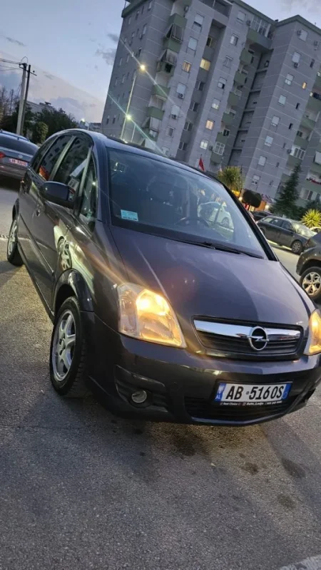 Fier, shitet Opel Meriva Benzin+Gaz, blu e errët manuale Kondicioner