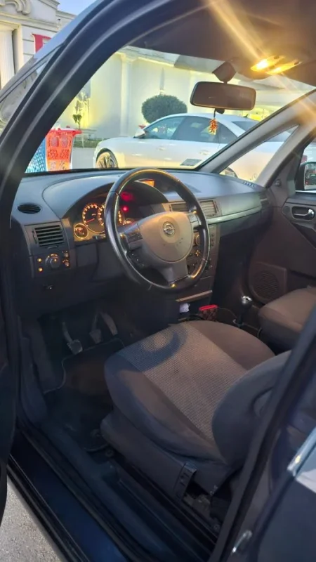 Fier, shitet Opel Meriva Benzin+Gaz, blu e errët manuale Kondicioner