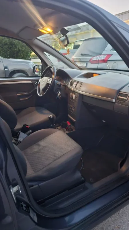 Fier, shitet Opel Meriva Benzin+Gaz, blu e errët manuale Kondicioner