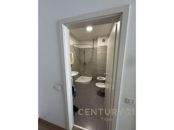 Tirane, shes apartament 2+1+Aneks+Ballkon Kati 4, 94 m² 217.000 € (Kompleksi Magnet (21 Dhjetori))