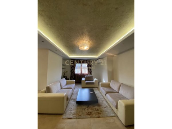 Tirane, shes apartament 3+1+Aneks+Ballkon Kati 4, 135 m² 460.000 € (Qender)