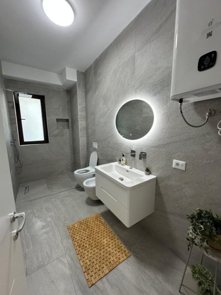 Tirane, jepet me qera apartament 2+1 Kati 2, 93 m² 900 € (Myslym Shyri)