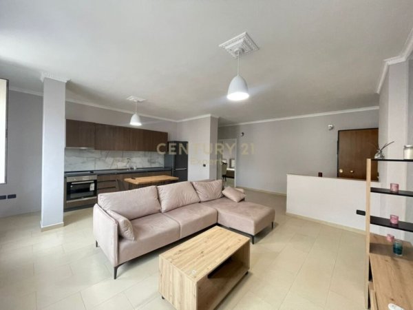 Tirane, shes apartament duplex Dublex Kati 3, 172 m² 520.000 € (Ish Bllok)