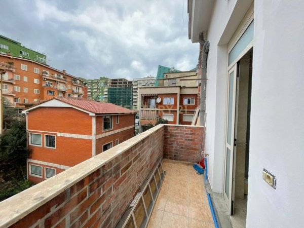 Tirane, shes apartament duplex Dublex Kati 3, 172 m² 520.000 € (Ish Bllok)