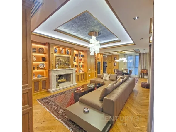 Tirane, shitet apartament+verande | Penthouse 5+1+Aneks+Ballkon Kati 10, 435 m² 1.600.000 € (rruga e Kavajes)