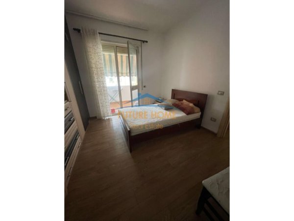 APARTAMENT 2+1 ME QERA , PRANE DELIJORGJIT , RRUGA KAVAJES