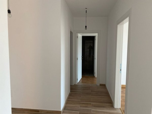 Tirane, jepet me qera apartament Kati 4, 108 m² 750 € (Kompleksi Zirkon)