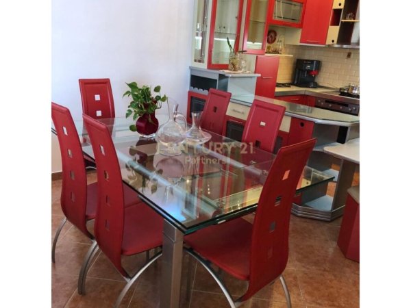 Tirane, shes apartament 2+1+Aneks+Ballkon Kati 6, 133 m² 310.000 € (Komuna e Parisit)