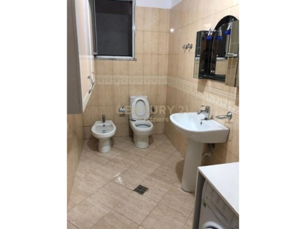 Tirane, shes apartament 2+1+Aneks+Ballkon Kati 6, 133 m² 310.000 € (Komuna e Parisit)