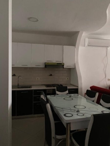 Tirane, jepet me qera apartament 2+1+Aneks+Ballkon Kati 7, 100 m² 400 € (yzberisht)