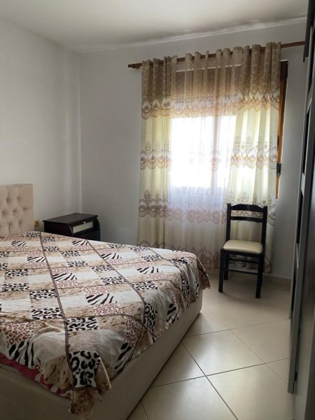 Tirane, jepet me qera apartament 2+1+Aneks+Ballkon Kati 7, 100 m² 400 € (yzberisht)