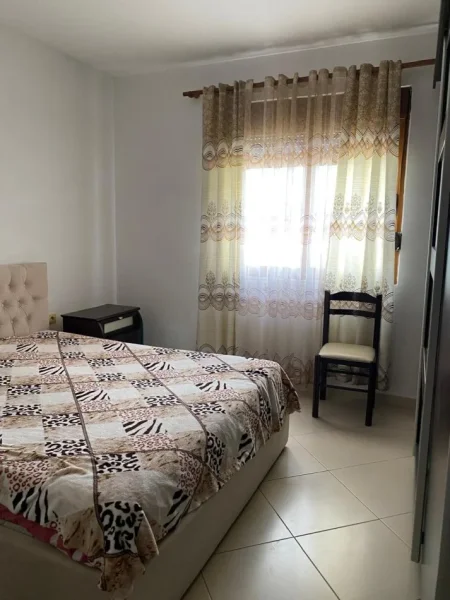 Tirane, jepet me qera apartament 2+1+Aneks+Ballkon Kati 7, 100 m² 400 € (yzberisht)