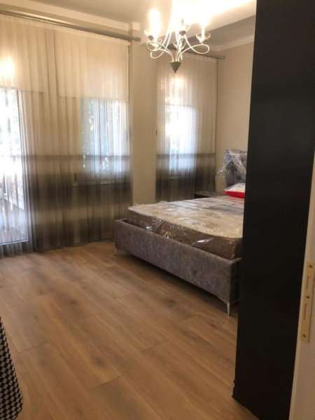 Tirane, jepet me qera apartament 3+1+Aneks+Ballkon Kati 2, 120 m² 1.200 € (Vilat Gjermane)