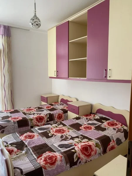 Tirane, jepet me qera apartament 2+1+Aneks+Ballkon Kati 7, 100 m² 400 € (yzberisht)