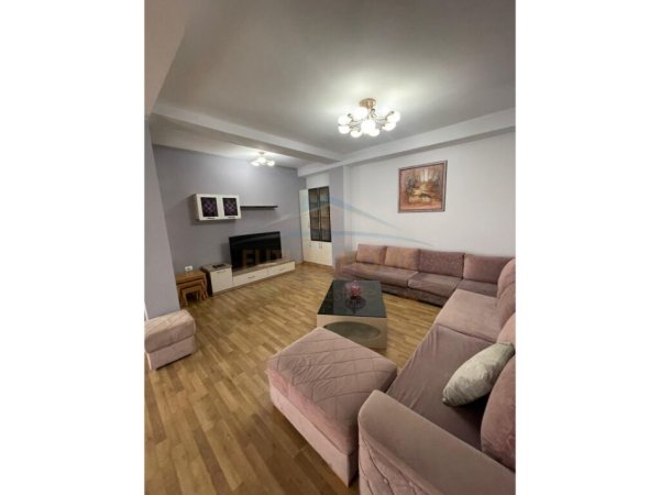 Tirane, jepet me qera Vile Kati 0, 250 m² 1.350 € (Jordan Misja)