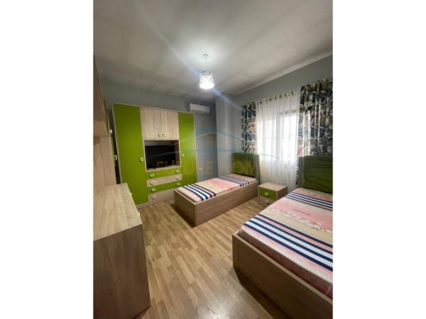 Tirane, jepet me qera Vile Kati 0, 250 m² 1.350 € (Jordan Misja)