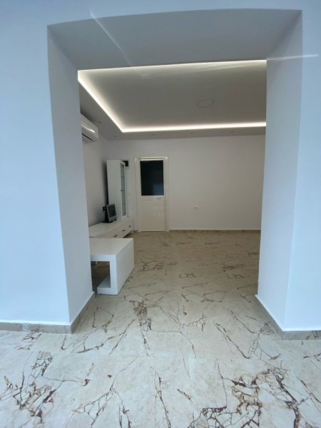 Tirane, jepet me qera ambjent biznesi Kati 0, 51 m² 1.300 € (rruga e kavajes)