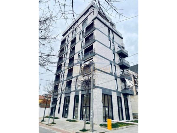 SHITET APARTAMENT 2+1 , RRUGA QEMAL STAFA PRANE PAZARIT TE RI