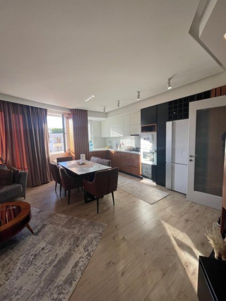Tirane, jepet me qera apartament 2+1+Ballkon Kati 5, 90 m² 550 € (ASTIR)
