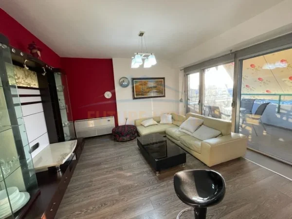 JEPET ME QERA APARTAMENT 3+1 TEK KOMPLEKSI HALILI , SELVIA