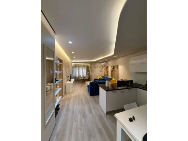 Tirane, jap me qera apartament 1+1+POST PARKIMI , 80 m² 600 € (Liqeni i Thatë)