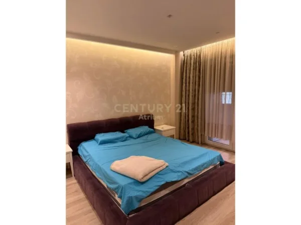 Tirane, jap me qera apartament 1+1+POST PARKIMI , 80 m² 600 € (Liqeni i Thatë)