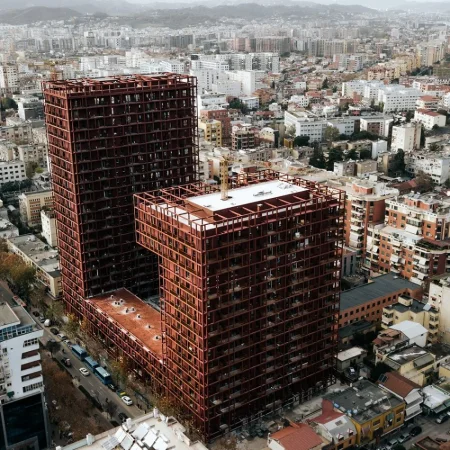 Tirane, jap me qera ambjent biznesi , 113 m² 1.500 € (Rruga e Kavajës)