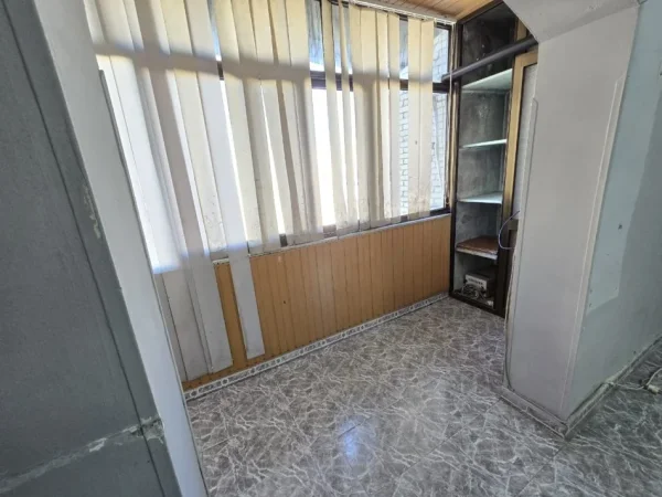 Tirane, jepet me qera apartament 2+1+Aneks Kati 4, 75 m² 400 € (Rr.Ali Demi, perball fushes Ali Demi)