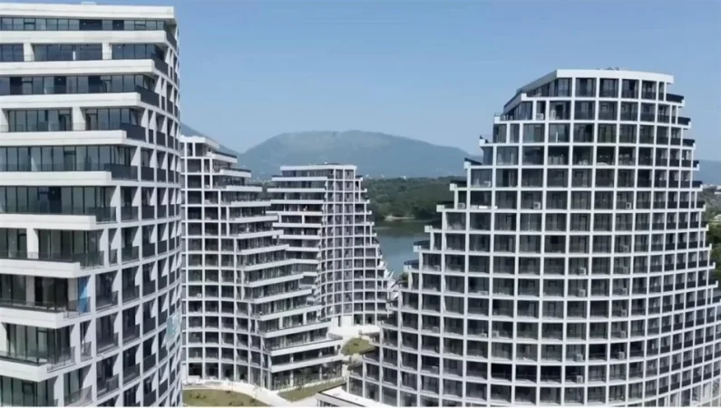Tirane, jepet me qera ambjent biznesi Kati 2, 36 m² 700 € (Rruga e Kosovareve)