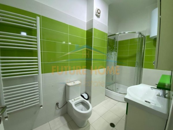 Tirane, jepet me qera apartament 2+1+Ballkon Kati 3, 117 m² 700 € (Rruga Hamdi Sina)