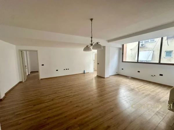 Tirane, shitet apartament 3+1+Aneks+Ballkon , 126 m² 250.000 € (Margarita Tutulani)