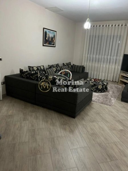 Tirane, jepet me qera shtepi 2+1 Kati 0, 800 m² 3.000 € (Porcelan)