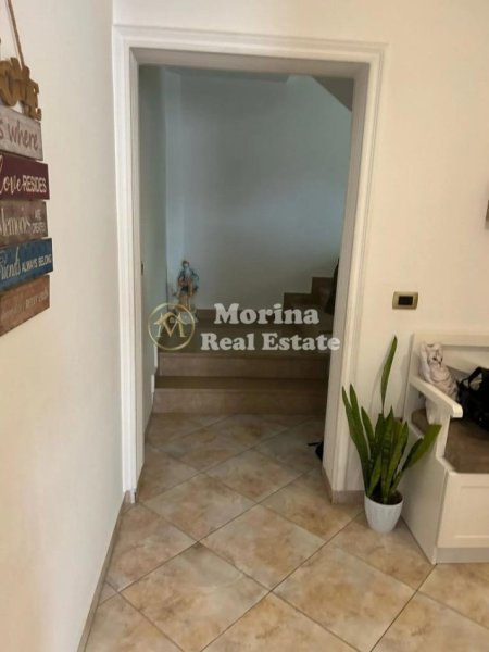 Tirane, jepet me qera shtepi 2+1 Kati 0, 800 m² 3.000 € (Porcelan)