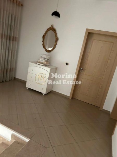 Tirane, jepet me qera shtepi 2+1 Kati 0, 800 m² 3.000 € (Porcelan)