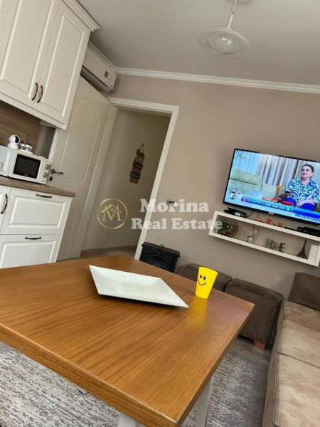 Tirane, jepet me qera shtepi 2+1 Kati 0, 800 m² 3.000 € (Porcelan)