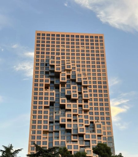 Tirane, jepet me qera zyre Kati 20, 176 m² 3.000 € (Downtown One)